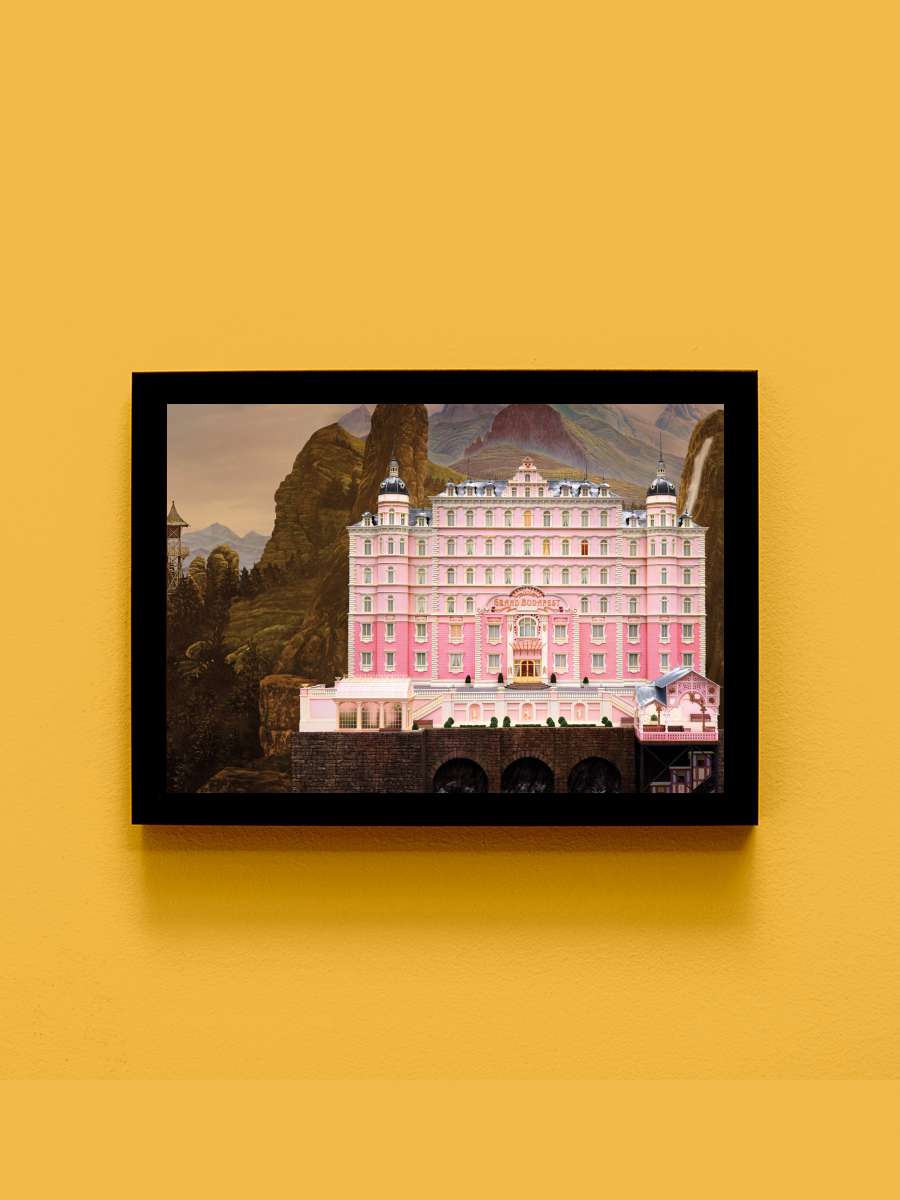 Büyük Budapeşte Oteli - The Grand Budapest Hotel Film Tablo Siyah Çerçeveli Film Poster Afiş Tablo