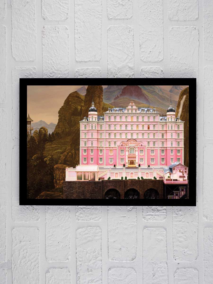 Büyük Budapeşte Oteli - The Grand Budapest Hotel Film Tablo Siyah Çerçeveli Film Poster Afiş Tablo