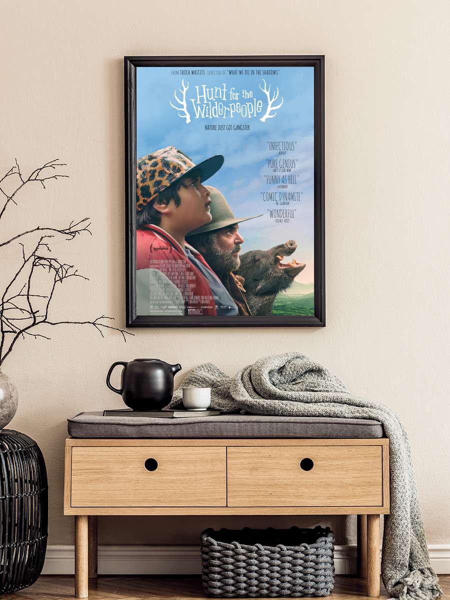 Vahşiler Firarda - Hunt for the Wilderpeople Film Tablo Siyah Çerçeveli Film Poster Afiş Tablo