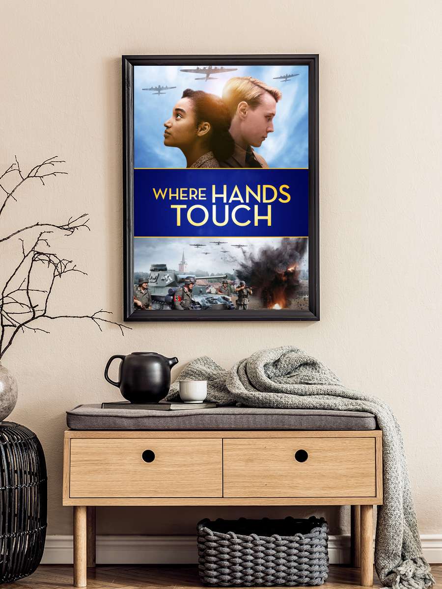 Zor Zamanlarda Aşk - Where Hands Touch Film Tablo Siyah Çerçeveli Film Poster Afiş Tablo