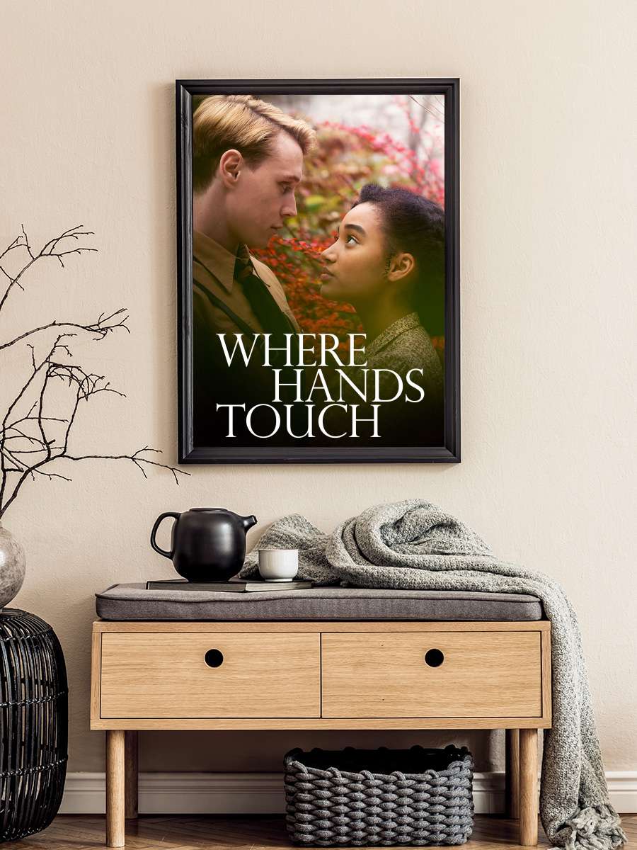 Zor Zamanlarda Aşk - Where Hands Touch Film Tablo Siyah Çerçeveli Film Poster Afiş Tablo