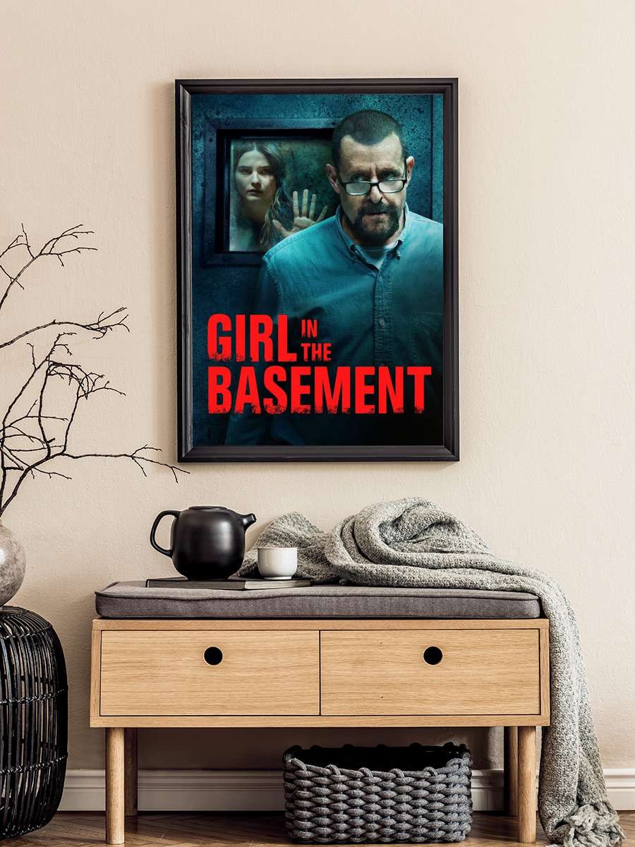 Bodrumdaki Kız - Girl in the Basement Film Tablo Siyah Çerçeveli Film Poster Afiş Tablo