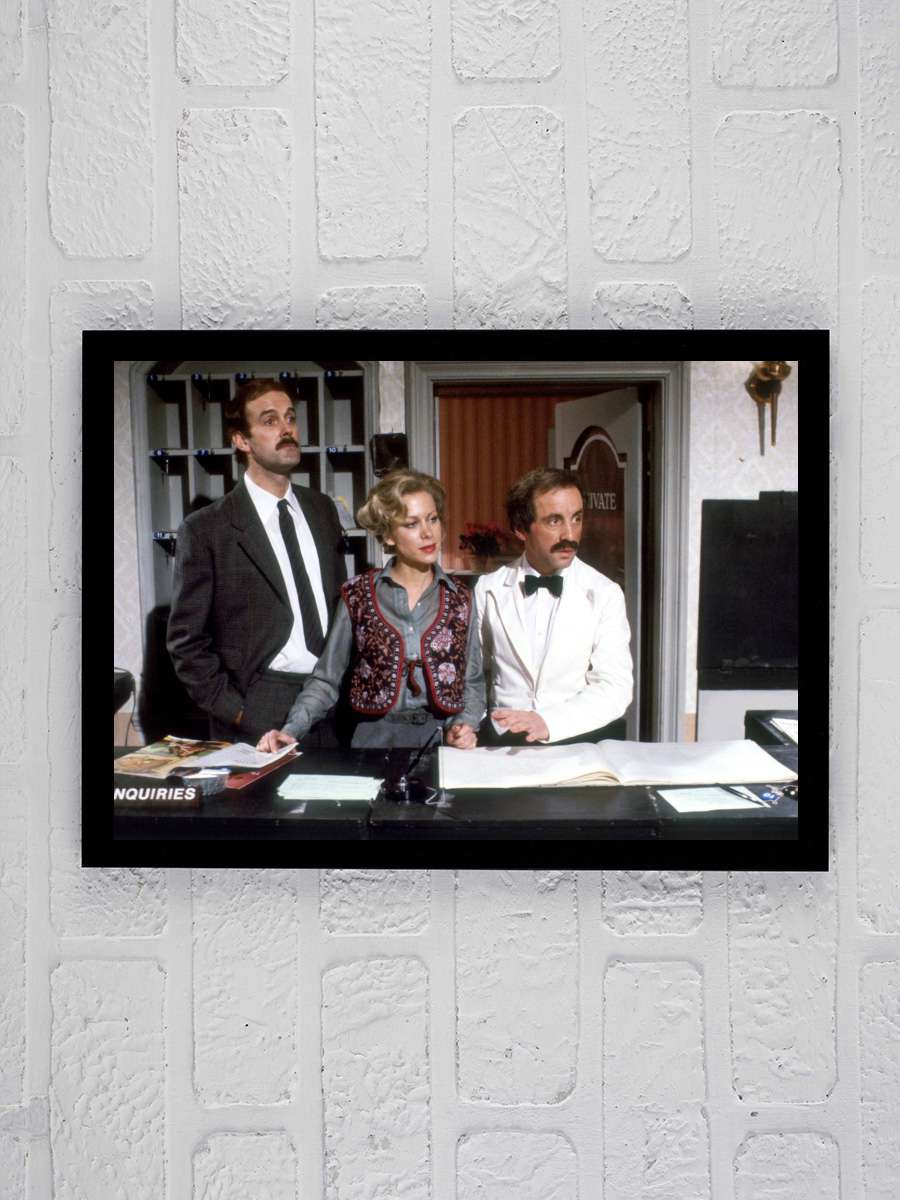 Fawlty Towers Dizi Tablo Siyah Çerçeveli Dizi Poster Duvar Tablo