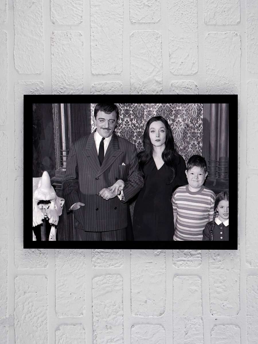 The Addams Family Dizi Tablo Siyah Çerçeveli Dizi Poster Duvar Tablo