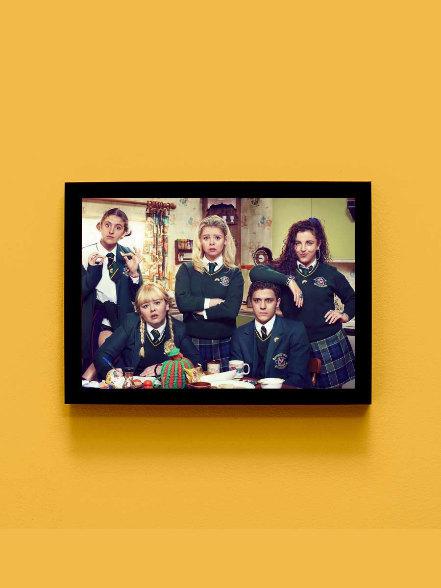 Derry Girls Dizi Tablo Siyah Çerçeveli Dizi Poster Duvar Tablo