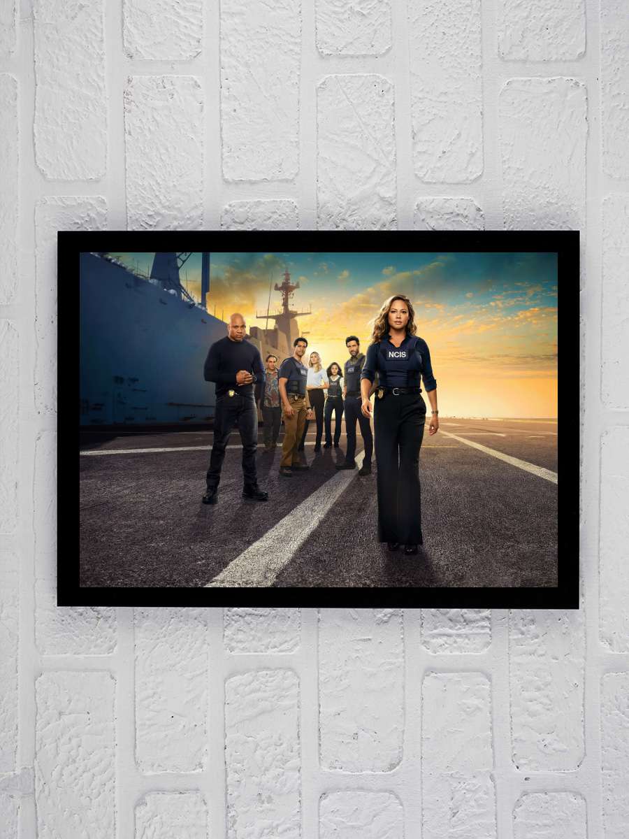 NCIS: Hawai'i Dizi Tablo Siyah Çerçeveli Dizi Poster Duvar Tablo