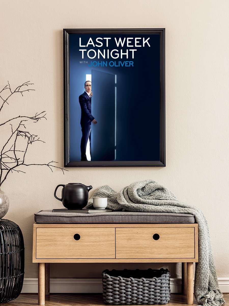 Last Week Tonight with John Oliver Dizi Tablo Siyah Çerçeveli Dizi Poster Duvar Tablo