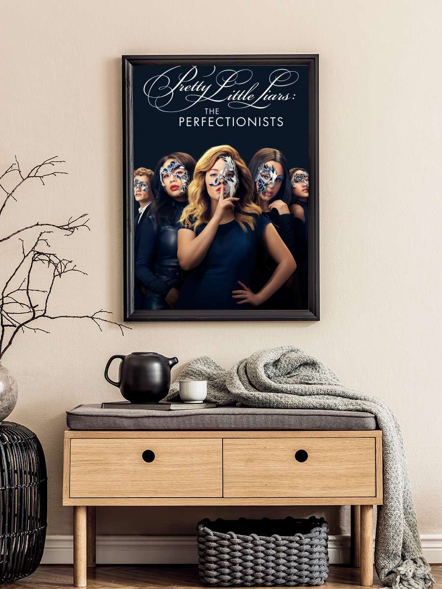 Pretty Little Liars: The Perfectionists Dizi Tablo Siyah Çerçeveli Dizi Poster Duvar Tablo