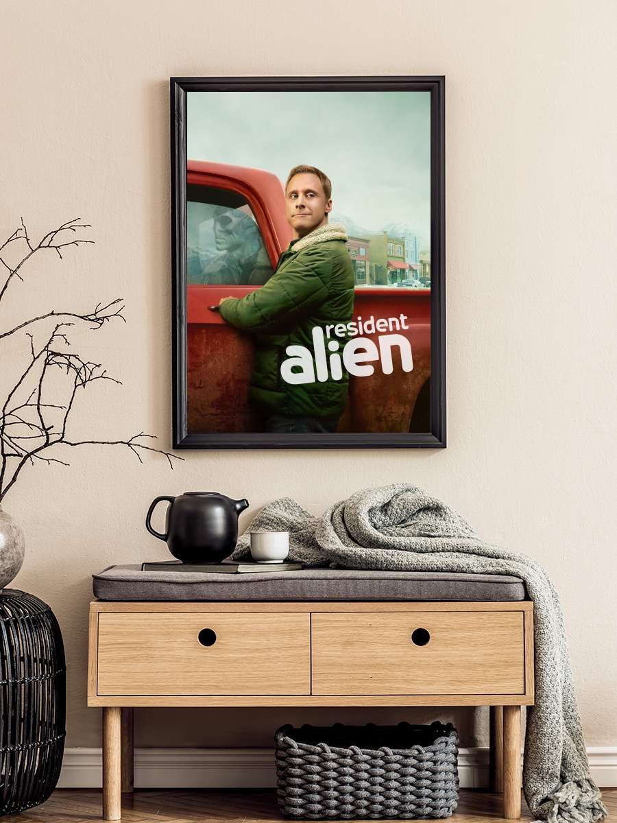 Resident Alien Dizi Tablo Siyah Çerçeveli Dizi Poster Duvar Tablo