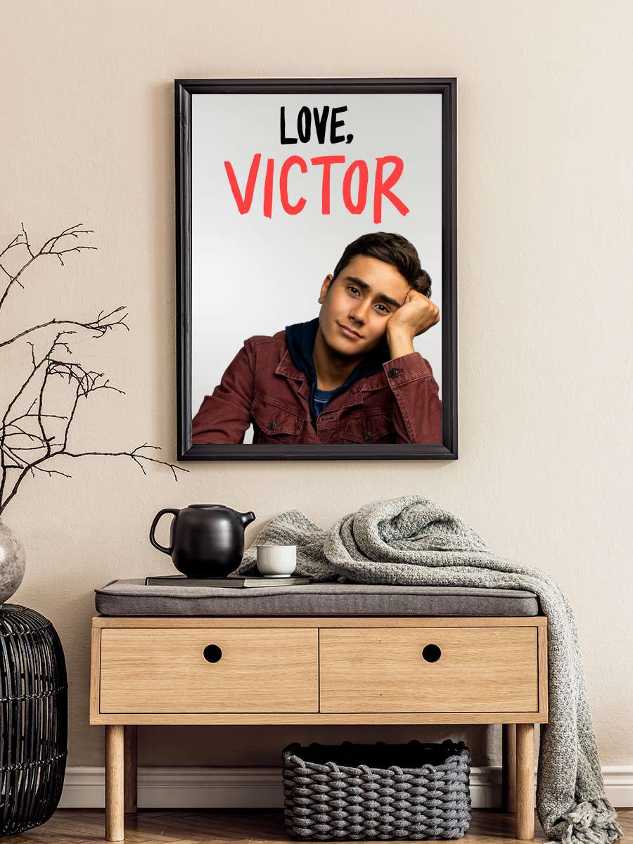 Love, Victor Dizi Tablo Siyah Çerçeveli Dizi Poster Duvar Tablo