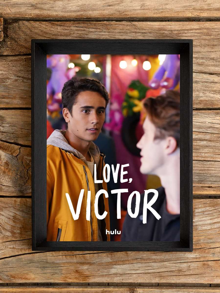 Love, Victor Dizi Tablo Siyah Çerçeveli Dizi Poster Duvar Tablo