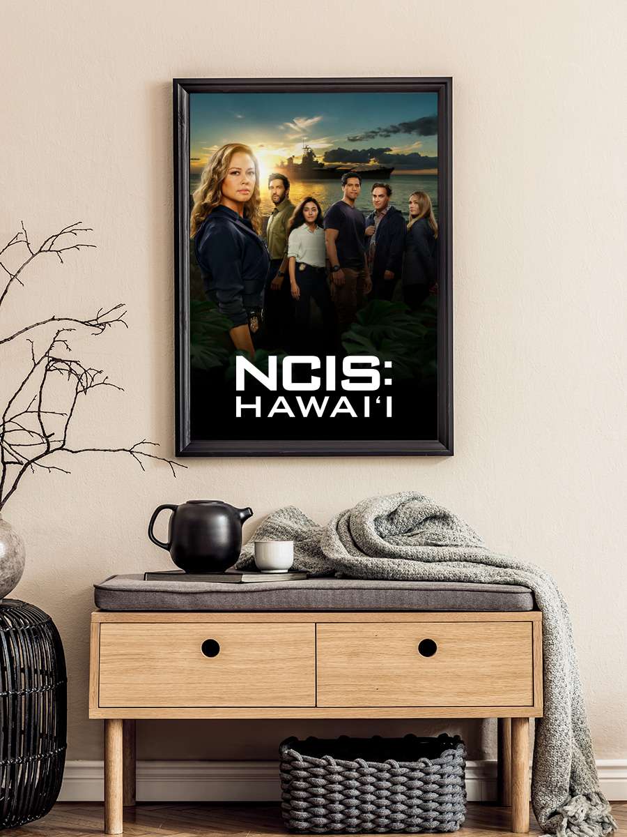 NCIS: Hawai'i Dizi Tablo Siyah Çerçeveli Dizi Poster Duvar Tablo