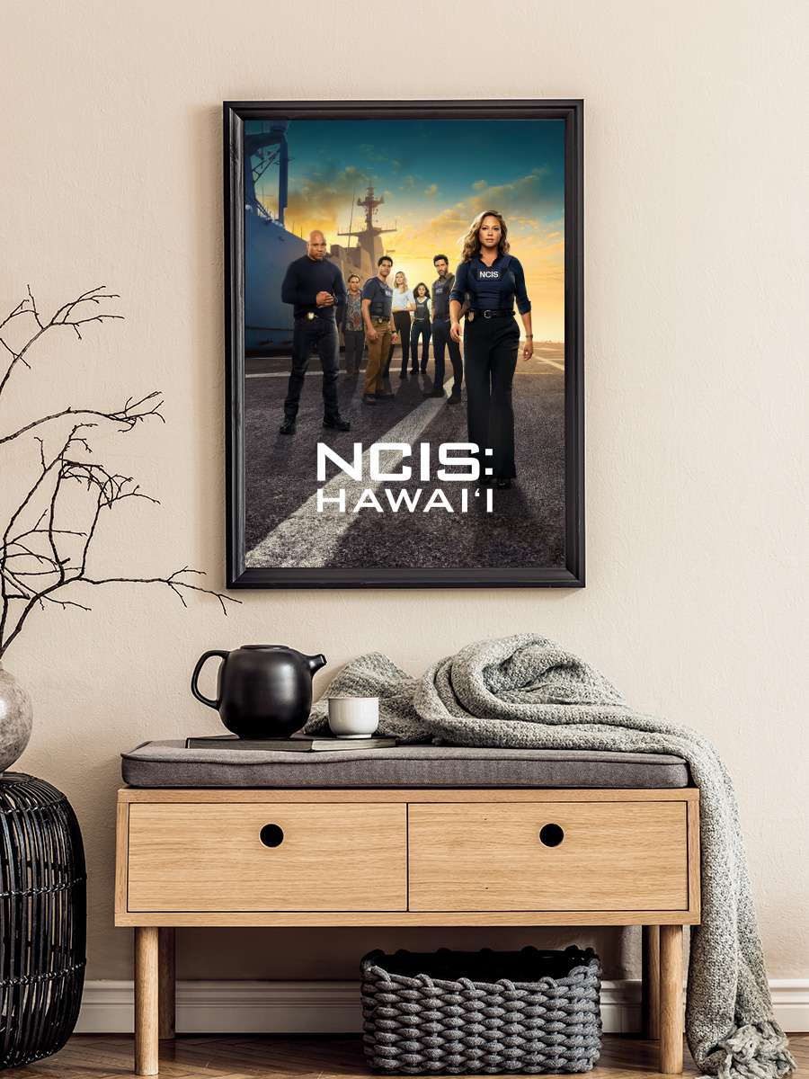 NCIS: Hawai'i Dizi Tablo Siyah Çerçeveli Dizi Poster Duvar Tablo