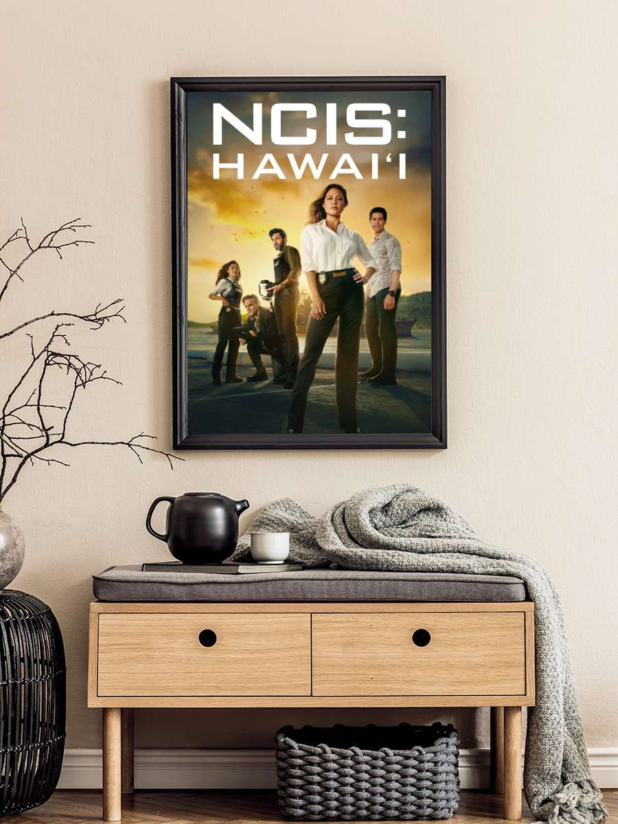 NCIS: Hawai'i Dizi Tablo Siyah Çerçeveli Dizi Poster Duvar Tablo