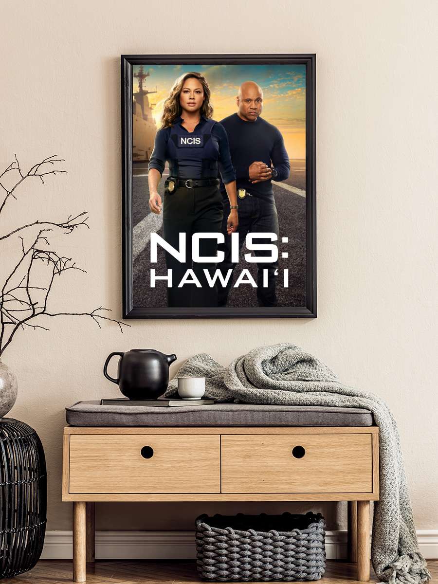 NCIS: Hawai'i Dizi Tablo Siyah Çerçeveli Dizi Poster Duvar Tablo