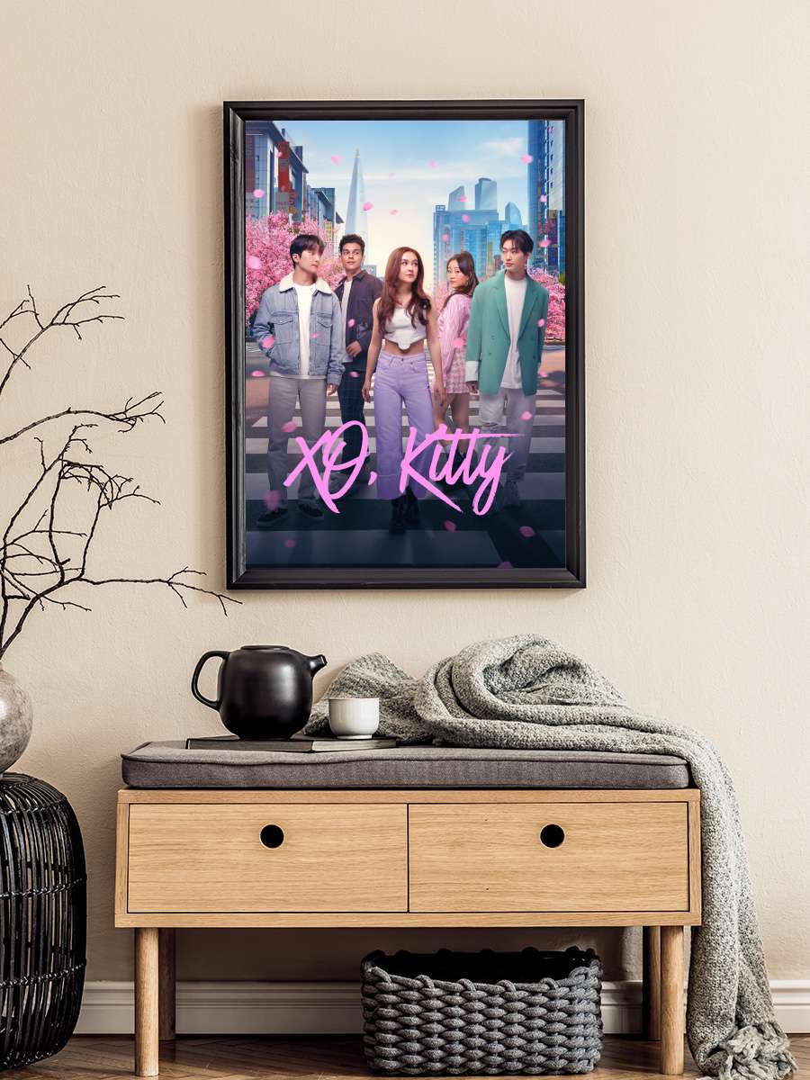 XO, Kitty Dizi Tablo Siyah Çerçeveli Dizi Poster Duvar Tablo