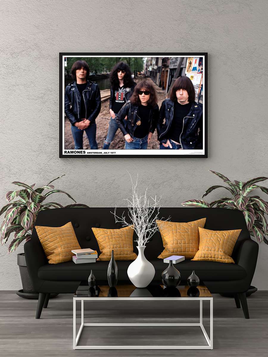 Ramones - Amsterdam 1977 Müzik Poster Tablo Siyah Çerçeveli Yüksek Kalite Müzik Duvar Tablo