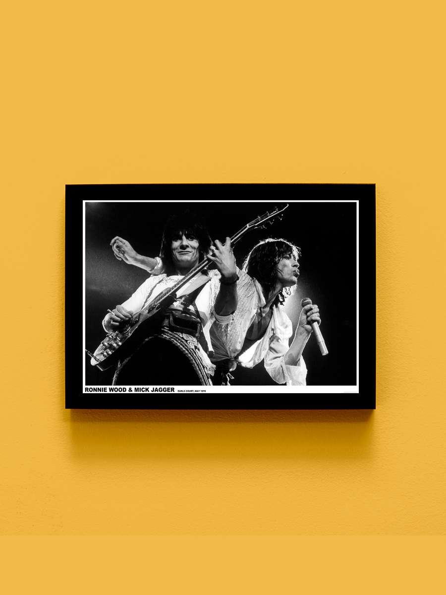 Mick Jagger and Ronnie Wood - Earls Court May 1976 Müzik Poster Tablo Siyah Çerçeveli Yüksek Kalite Müzik Duvar Tablo