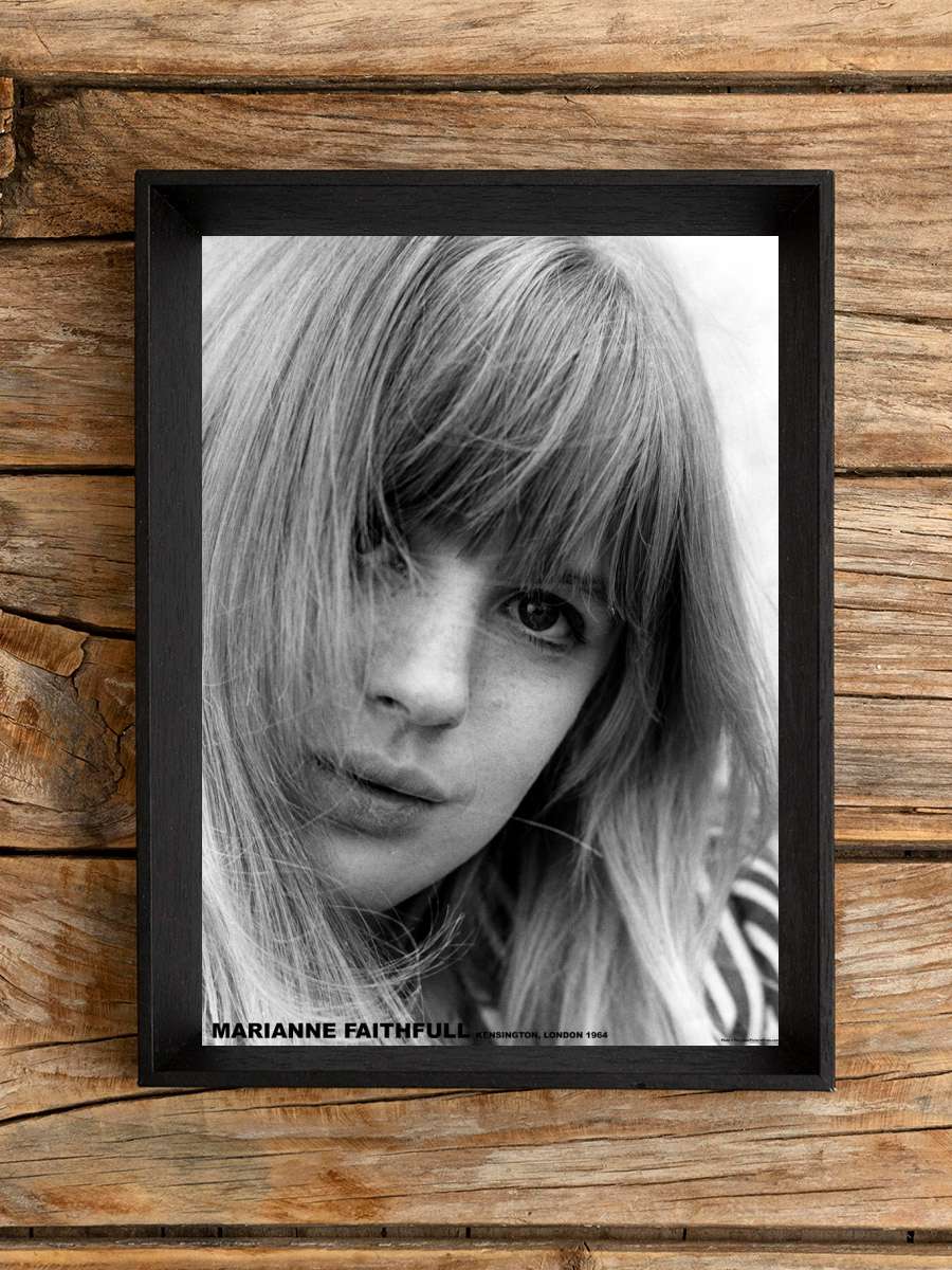 Marianne Faithful - Portrait B/W Müzik Poster Tablo Siyah Çerçeveli Yüksek Kalite Müzik Duvar Tablo