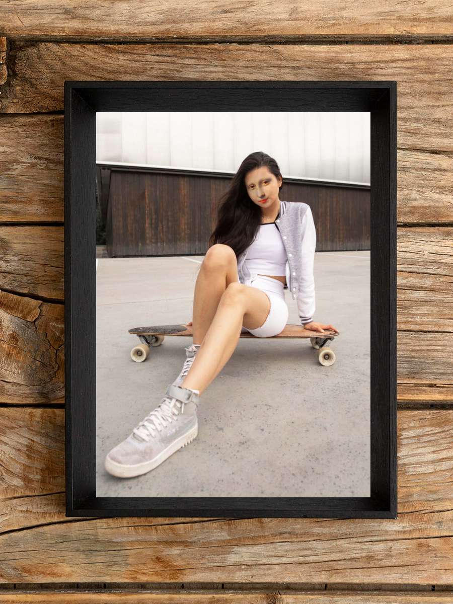 Skater Mona Sanatsal Modern Tablo Siyah Çerçeveli Poster Modern Duvar Tablo