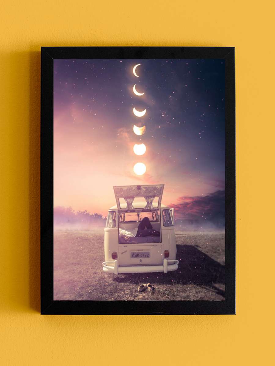 Chill in his hippie van in… front of the moon phases Araba Tablo Siyah Çerçeveli Araba Poster Duvar Tablo