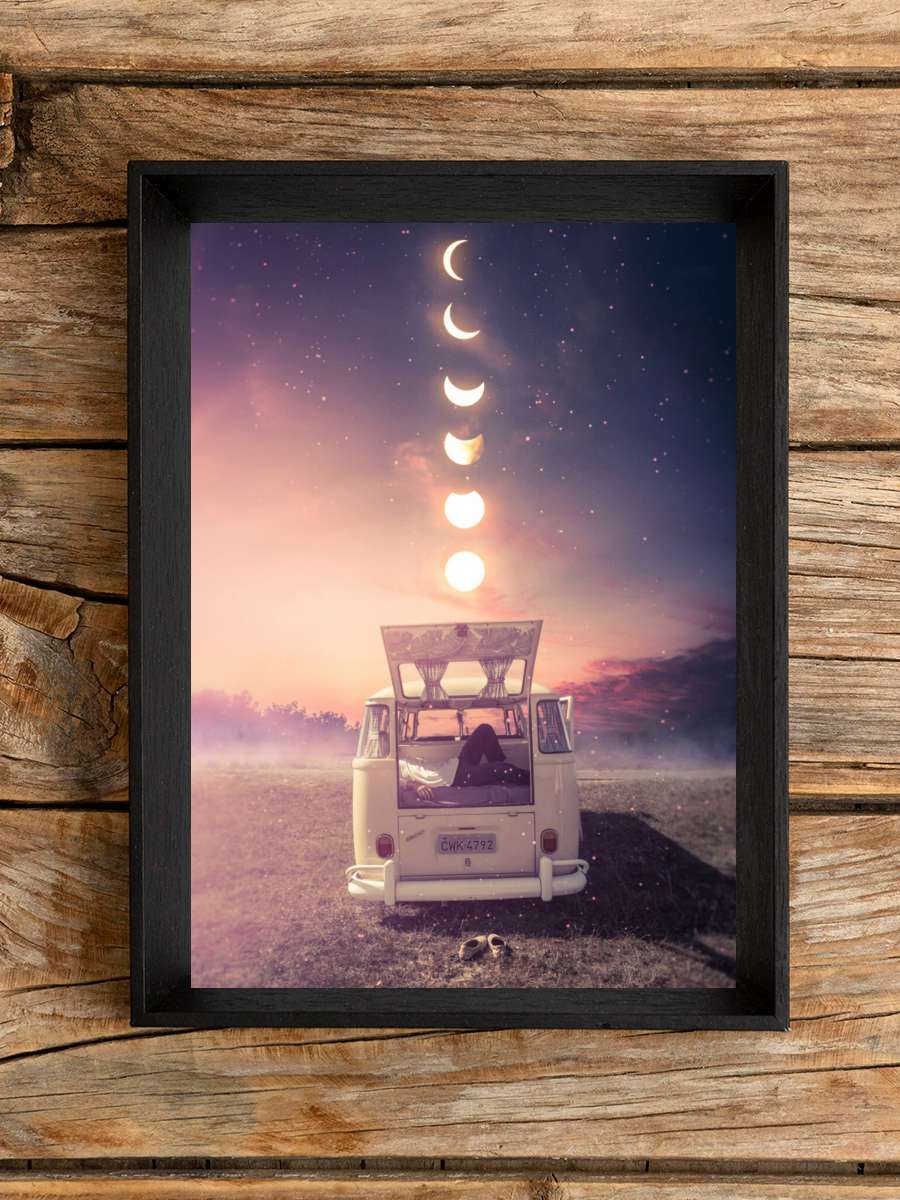 Chill in his hippie van in… front of the moon phases Araba Tablo Siyah Çerçeveli Araba Poster Duvar Tablo